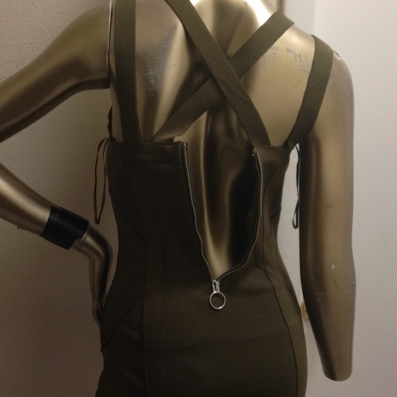 Tally weijl sweet pea green bodycon dress criss cross shoulder design size small - Picture 13 of 13